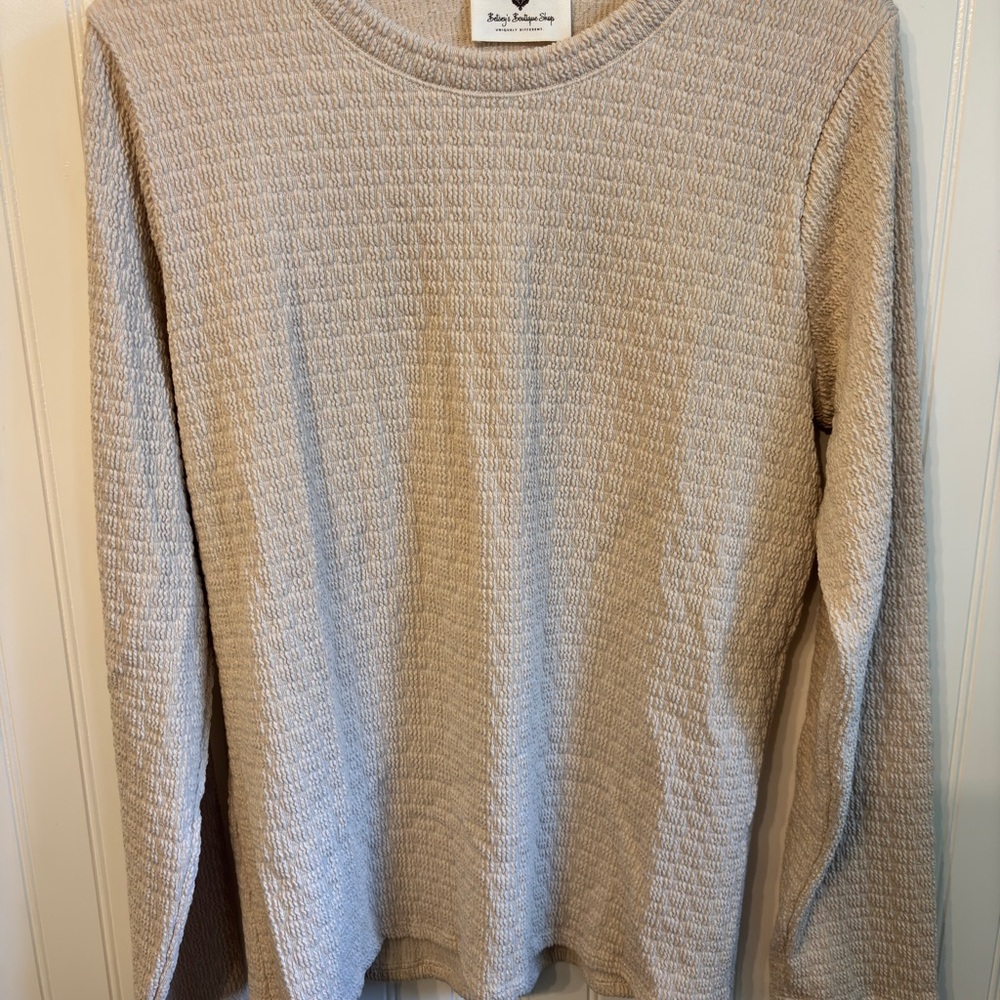 Betsey’s Boutique Shop Women’s Beige Sweater NWOT